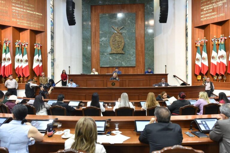 Sesión del Congreso de Sinaloa en Culiacán