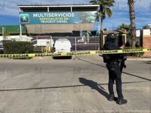 Ataque armado en un taller automotriz deja una camioneta baleada al norte de Culiacán Ataque armado en taller mecánico en Culiacán