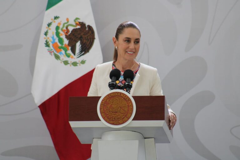 “Sinaloa puede contar con su presidenta y con el Gobierno de México”: Sheinbaum sobre estrategia de seguridad desde Mazatlán Claudia Sheinbaum de gira en Mazatlán