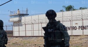 Policías en el Penal de Aguaruto