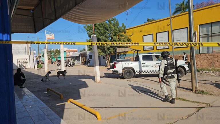 Fue el despojo de un Jimny con un niño a bordo lo del colegio de Culiacán; el menor está a salvo con su familia Reportan gente armada en colegio de Culiacán
