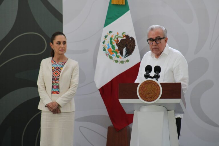 Rocha en la mañanera en Mazatlán