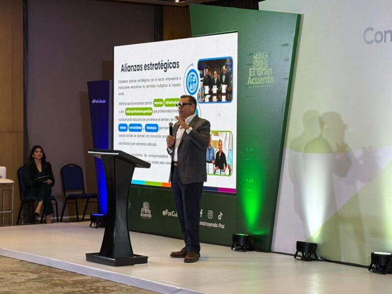 Roque Mascareño en el Foro para la Paz