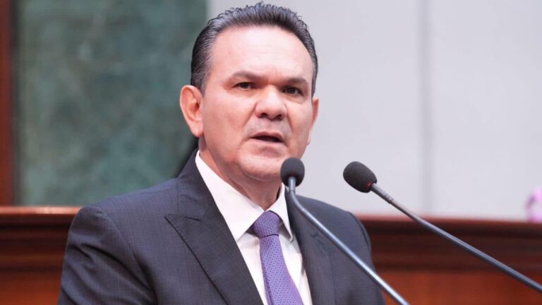 Deja el hospital: Dan de alta al diputado Sergio Torres tras 26 días de sufrir atentado en Culiacán Sergio Torres en el Congreso