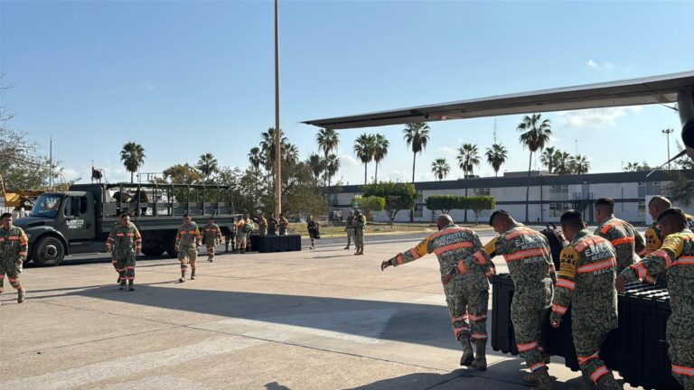 Fuerzas federales arriban a Sinaloa para rescate de los mineros