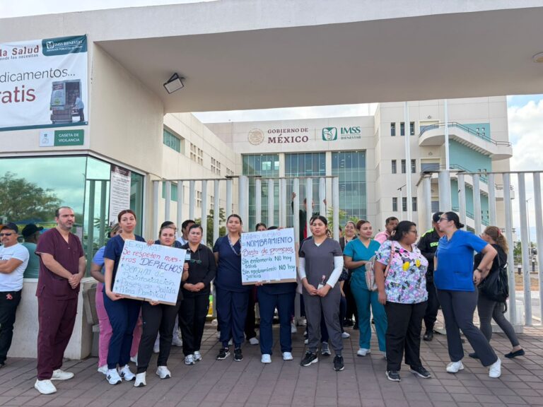 Manifestación de trabajadores del HG IMSS Bienestar de Culiacán