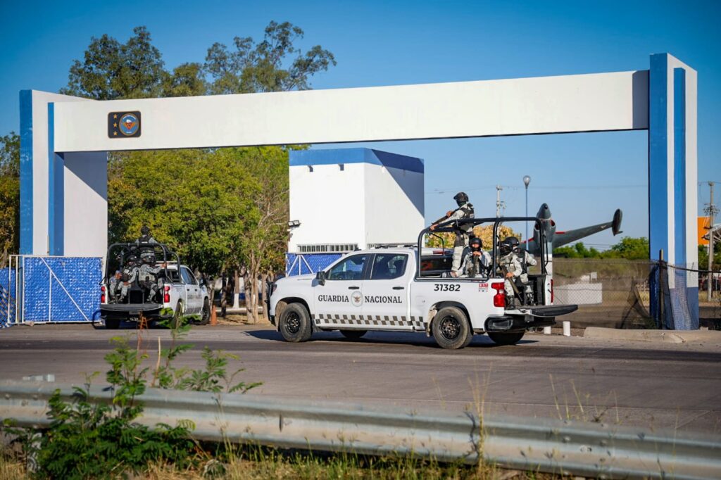 Autoridades federales llegan a Culiacán para reunión de seguridad