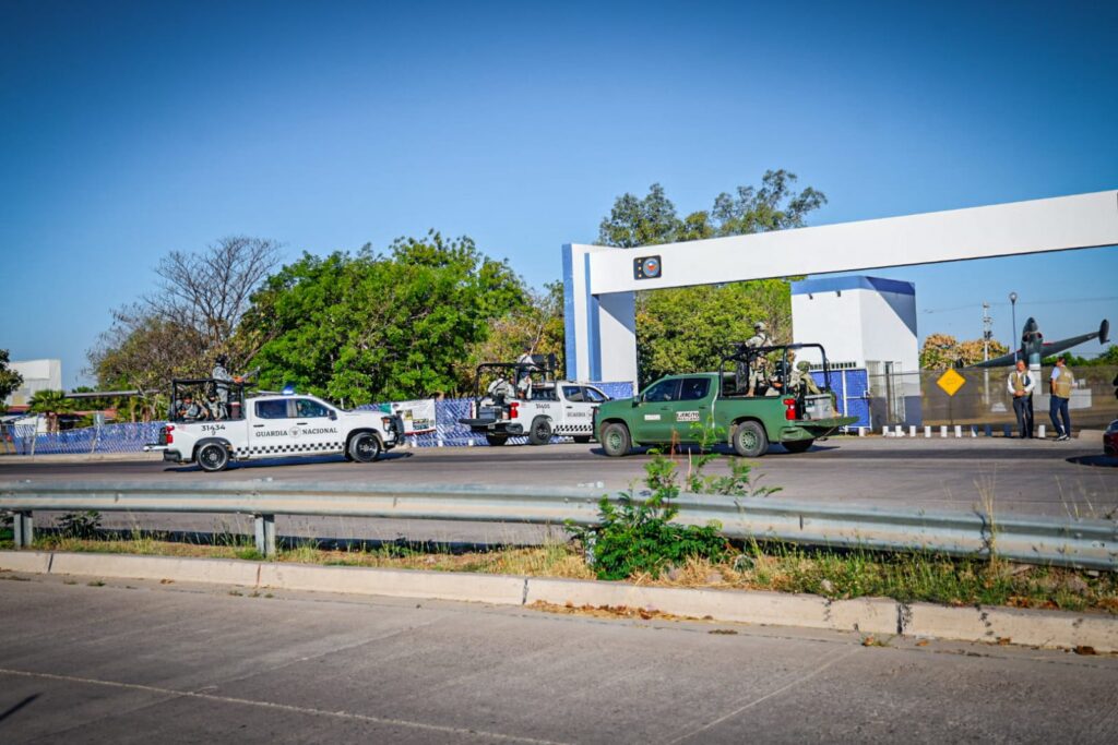 Autoridades federales llegan a Culiacán para reunión de seguridad