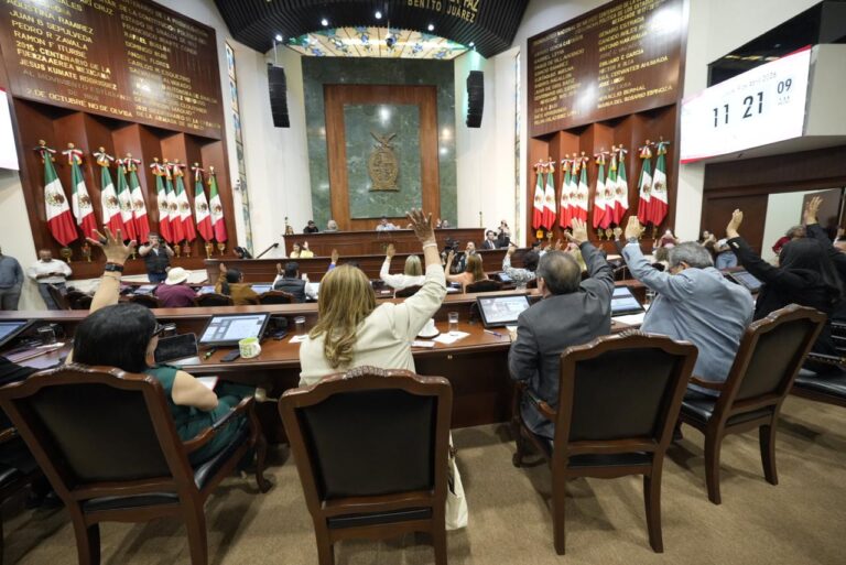 Congreso de Sinaloa en aprobación en sesión ordinaria