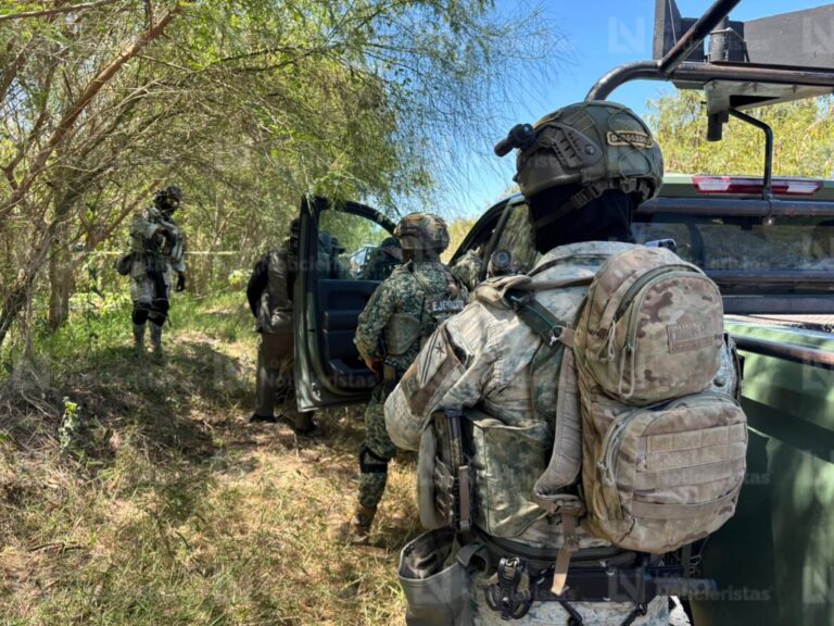 Trae ropa táctica: Localizan cadáver en descomposición en Costa Rica al sur de Culiacán Localizan el cuerpo de un masculino en avanzado estado de descomposición al interior de un dren de la sindicatura de Costa Rica