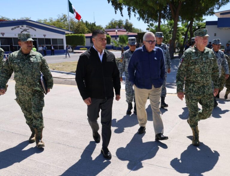 “Se reafirmó el compromiso de avanzar en la construcción de paz y seguridad para Sinaloa”: Gabinete de Seguridad Federal tras reunión en Culiacán Omar García Harfuch encabeza Gabinete de Seguridad en Culiacán