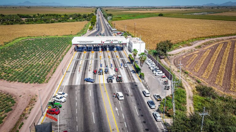 Productores de Sinaloa en Caseta El Pisal