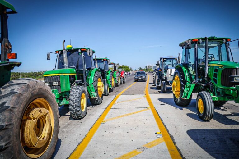 Productores de Sinaloa en Caseta El Pisal