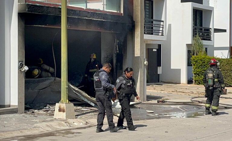 Tirotean y queman una vivienda en Santa Fe al norte de Culiacán; no hay heridos Balean e incendian vivienda en Santa Fé