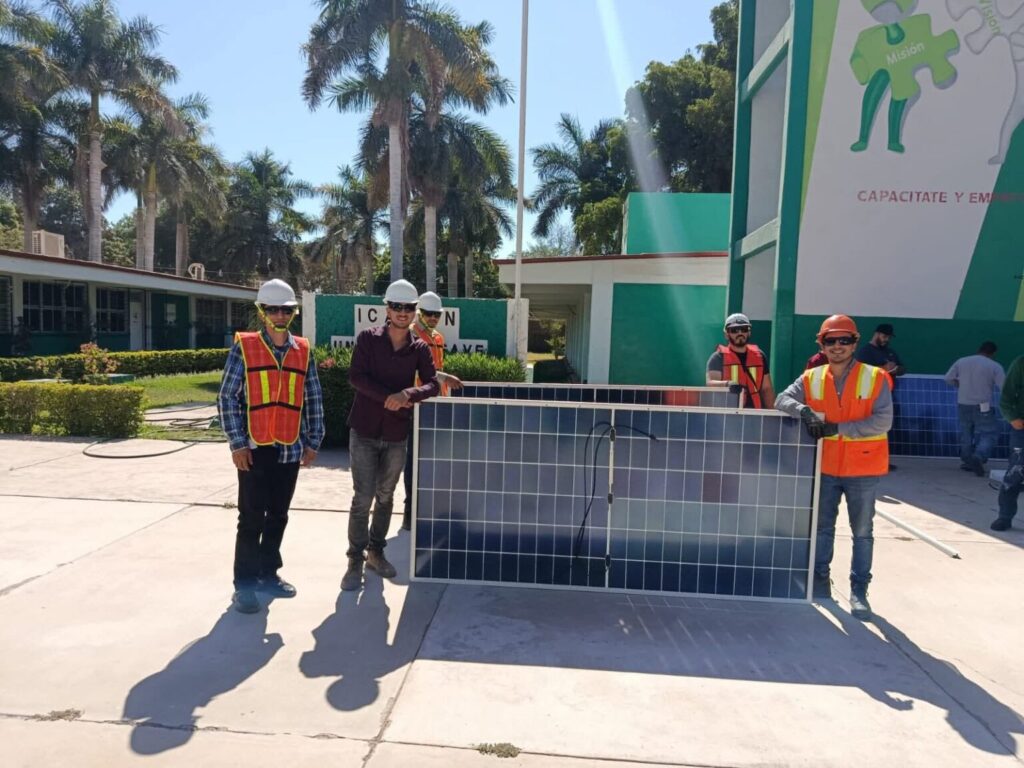 ¿Quieres aprender a instalar paneles solares? Cursos “despegan” en ICATSIN por alza en recibos de CFE