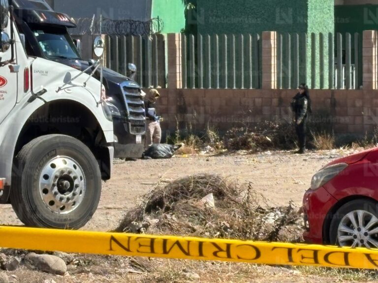 Envuelto en bolsas negras localizan el cadáver de una persona en Culiacán