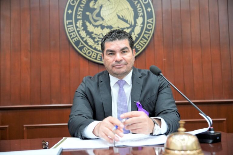 Rodolfo Valenzuela presidente de la Mesa Directiva del Congreso