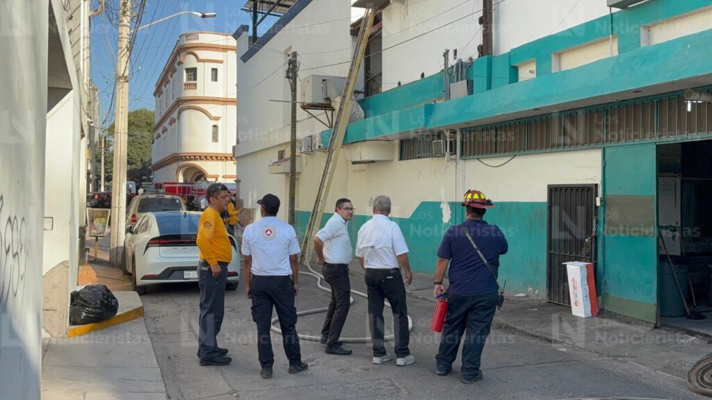 Se registra incendio en restaurante V de Vaca en Los Mochis