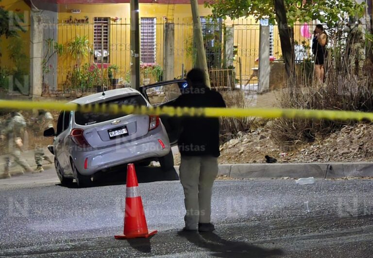 Persecución a balazos contra tripulantes de un vehículo deja dos hombres fallecidos en la colonia Buenos Aires de Culiacán