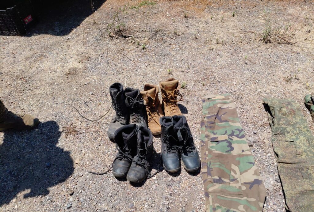 Asegura Marina en Elota una van blindada con adaptación para ametralladora; también decomisan explosivos y droga en el sur de Sinaloa