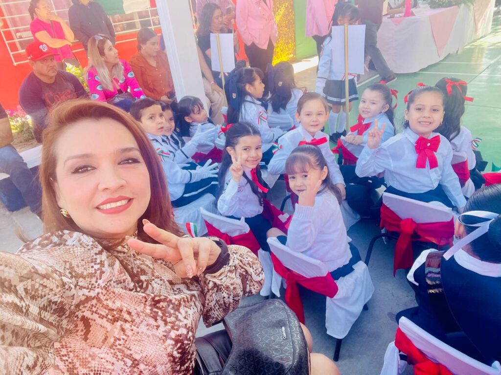 La niña a la que llevó a ver el mar antes de perder la vista, zapatos donados, escuelas sin baños; Yaneth comparte su historia como maestra, en Guasave