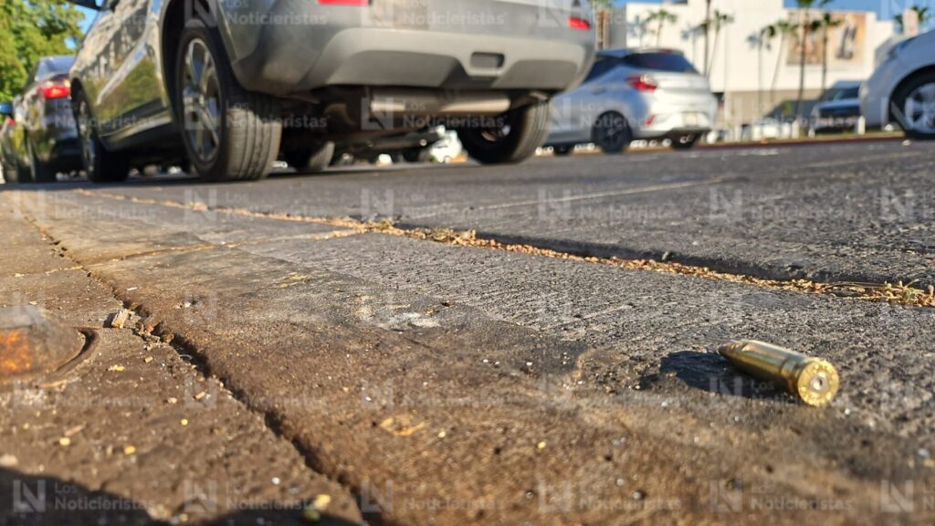 De carro a carro atacan a balazos a dos hombres en el Tres Ríos de Culiacán; hay dos heridos