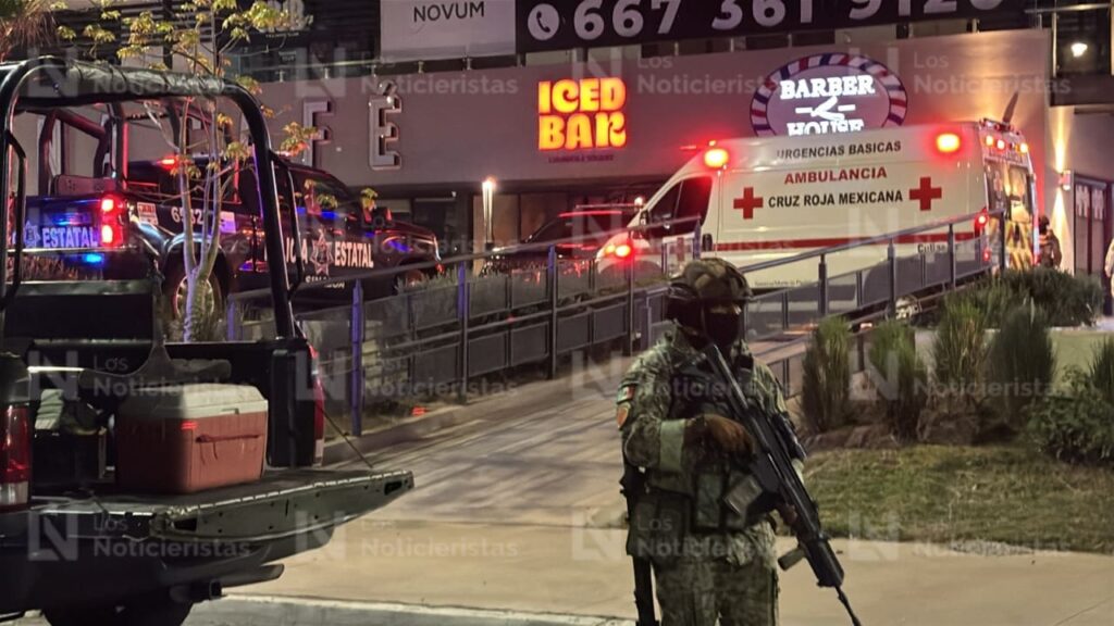 Atacan a balazos a un hombre al interior de una plaza de Valle Alto en Culiacán