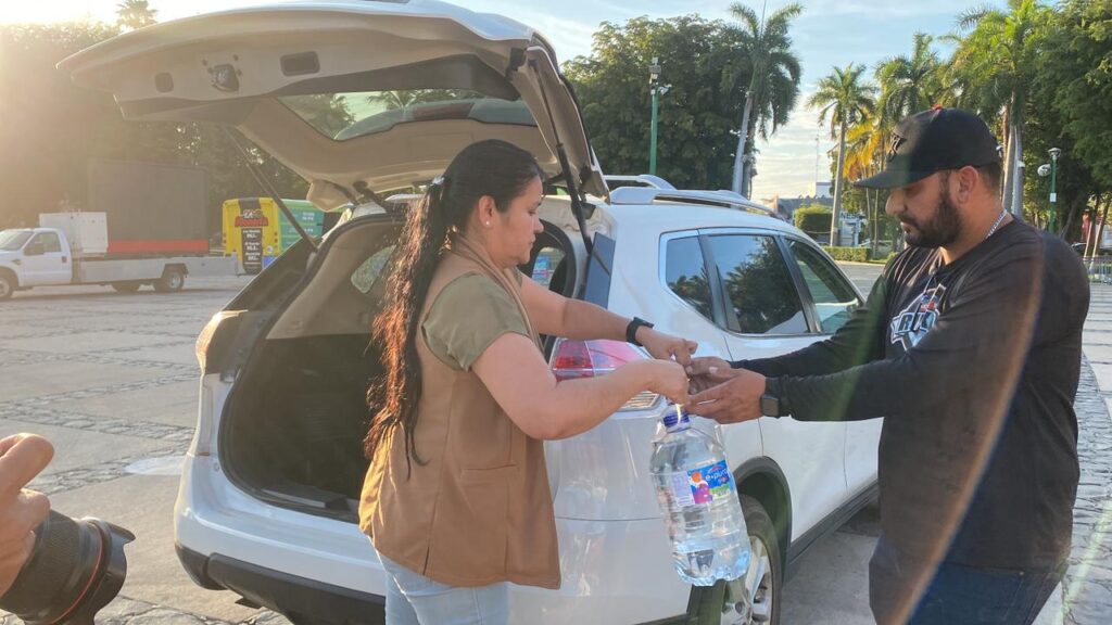 Arranca el Aquaton 2026; llega la primera donante con 50 litros de agua en Culiacán, Sinaloa