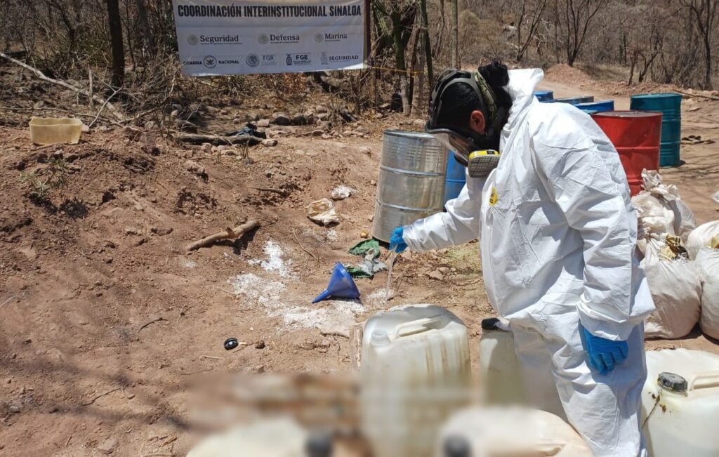 Asestan golpe de más de 923 mdp al crimen organizado; inhabilitan tres laboratorios clandestinos en Sinaloa