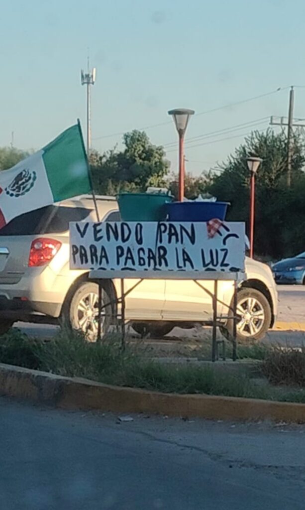 “Vendo pan para pagar la luz”: el letrero con el que comerciante vende pan de “La Lomita” en Guasave, Sinaloa