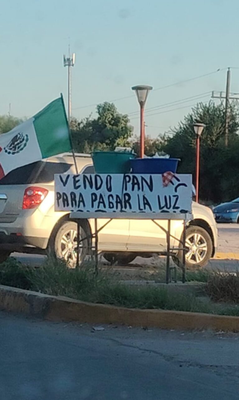 “Vendo pan para pagar la luz”: el letrero con el que comerciante vende pan de “La Lomita” en Guasave, Sinaloa