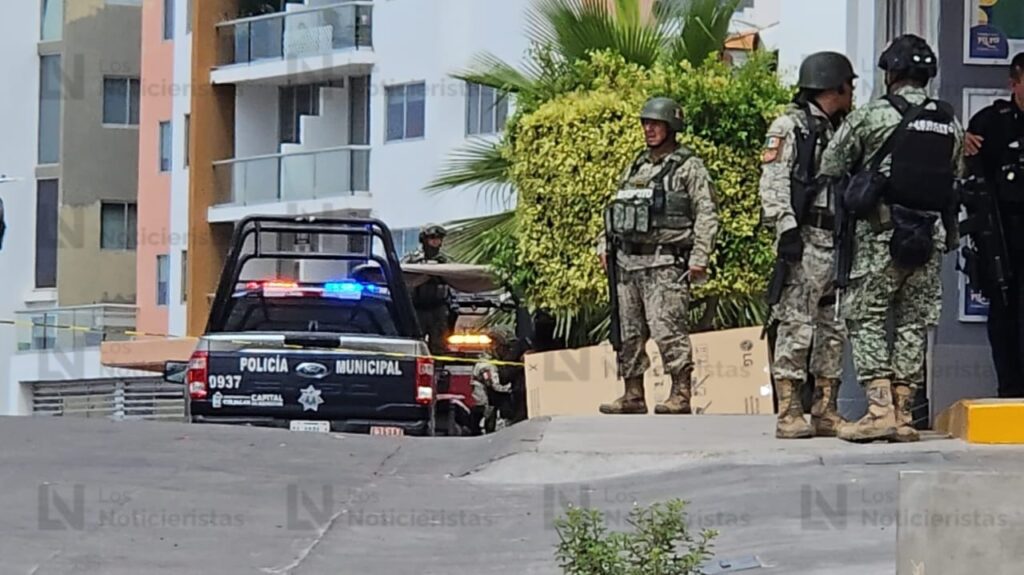 Frente a la parroquia de la Divina Misericordia en el sector Cañadas de Culiacán, ejecutan a un hombre en plena ceremonia religiosa