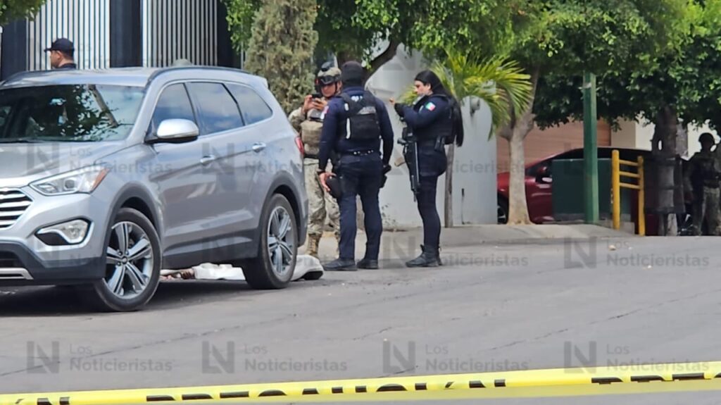 Frente a la parroquia de la Divina Misericordia en el sector Cañadas de Culiacán, ejecutan a un hombre en plena ceremonia religiosa