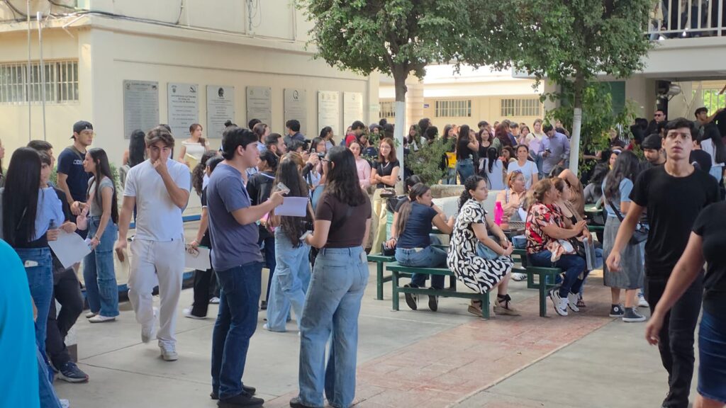 Cerca de 50 mil estudiantes presentan el Examen de Admisión y Diagnóstico para el ciclo escolar 2026-2027 en la UAS