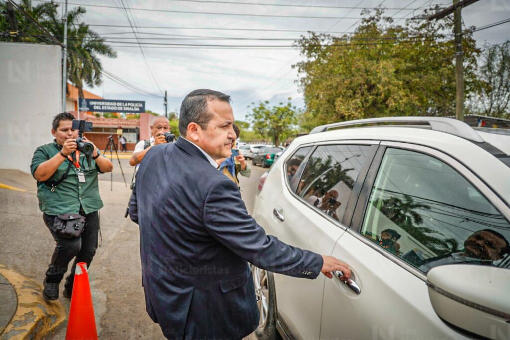 Se presenta Dámaso Castro Zaavedra a declarar ante FGR tras acusaciones de EU de nexos con el ‘narco’