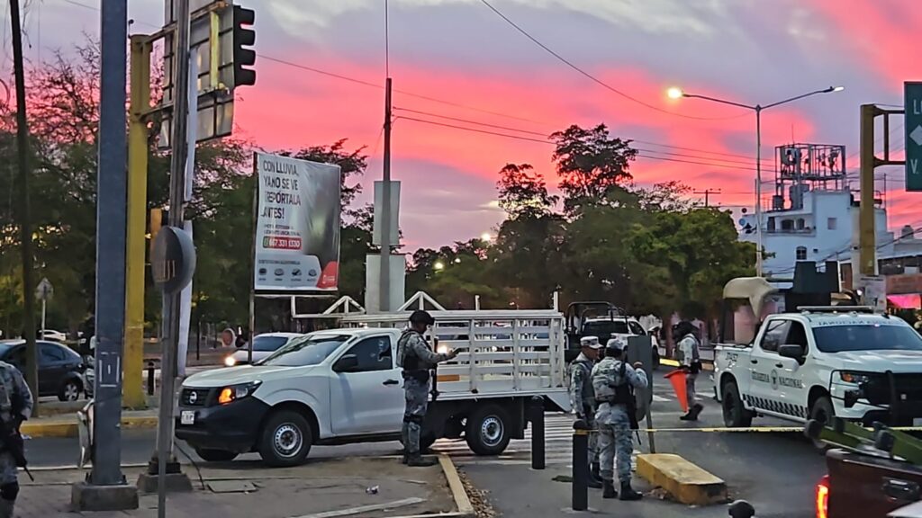 Ejecutan a balazos a un hombre a bordo de una camioneta frente al Centro de Ciencias en Culiacán