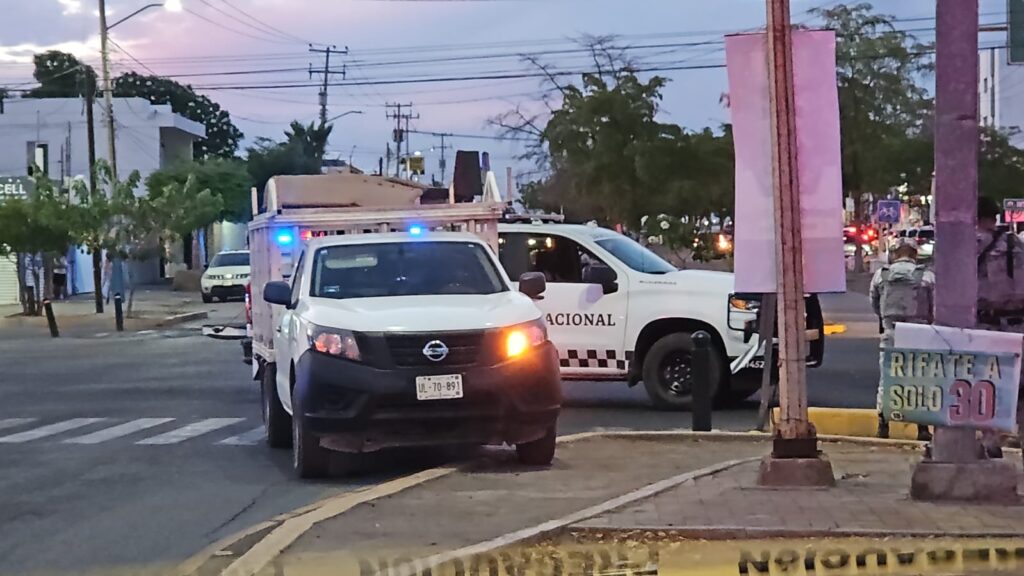 Ejecutan a balazos a un hombre a bordo de una camioneta frente al Centro de Ciencias en Culiacán