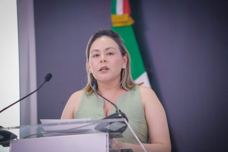“Asumo el compromiso de velar por la seguridad de Sinaloa”: Yeraldine Bonilla ante Gabinete de Seguridad Federal Yeraldine Bonilla en el Gabinete de Seguridad