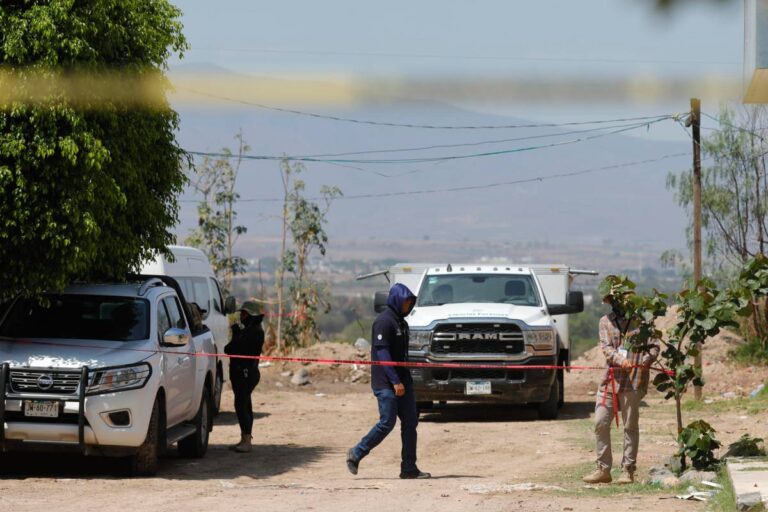 Colectivos hallan fosa clandestina en El Salto, Jalisco