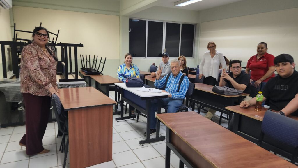 “Dios puede ayudarnos de muchas maneras a través del conocimiento”; Carlos Juan, estudiante de 81 años, inspira en la UAS, Guasave