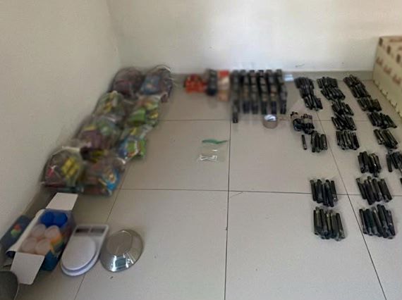 Tras cateo en Culiacán, decomisan más de 13 mil cigarros de mariguana y hasta golosinas de cannabis