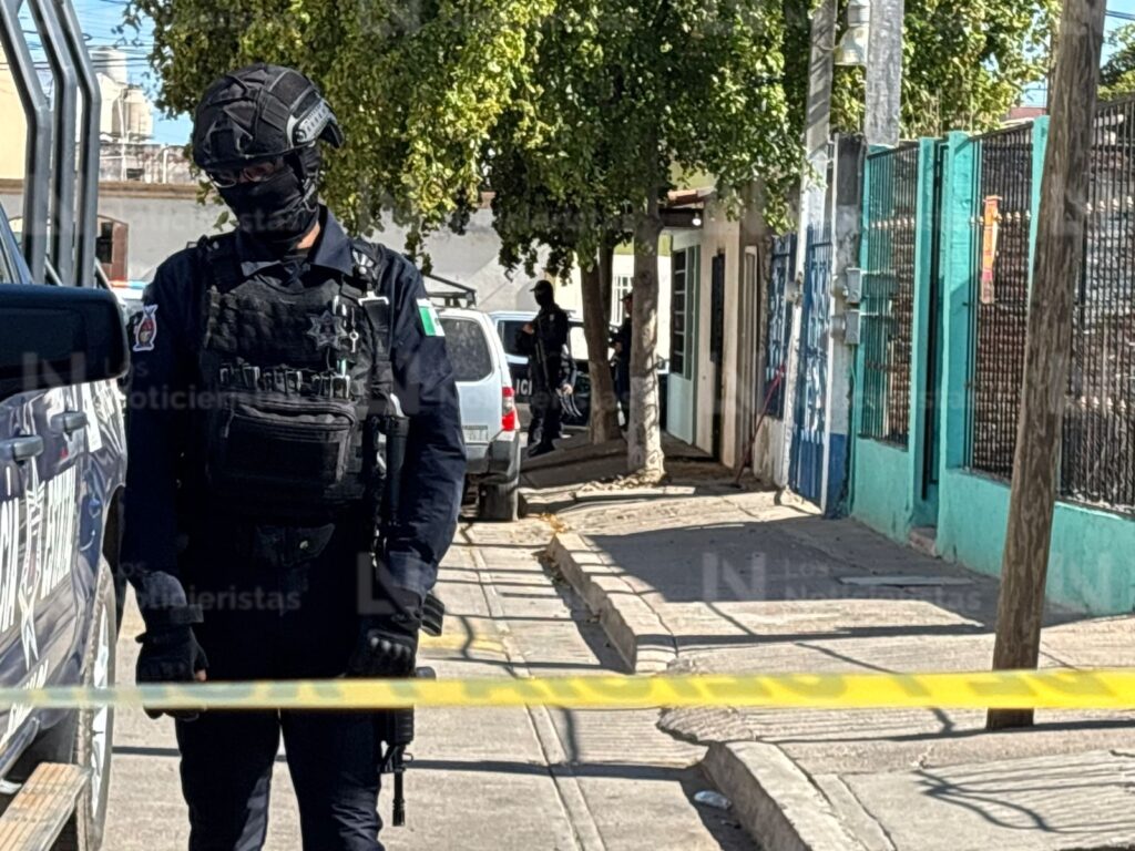 Atacan a balazos y queman la entrada de una casa en la colonia Ignacio Allende de Culiacán