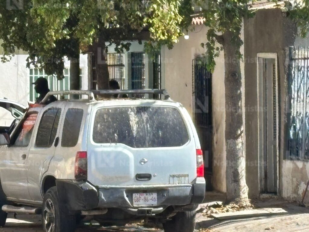 Atacan a balazos y queman la entrada de una casa en la colonia Ignacio Allende de Culiacán