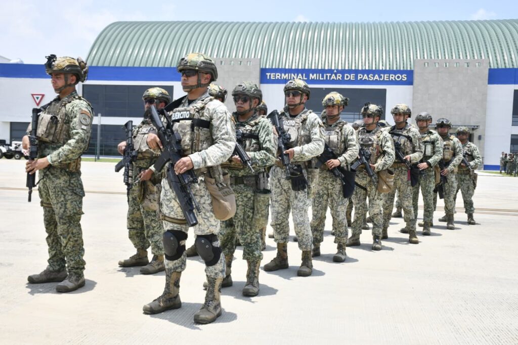Arriban 900 elementos del Cuerpo de Fuerzas Especiales del Ejército Mexicano a Culiacán, Sinaloa