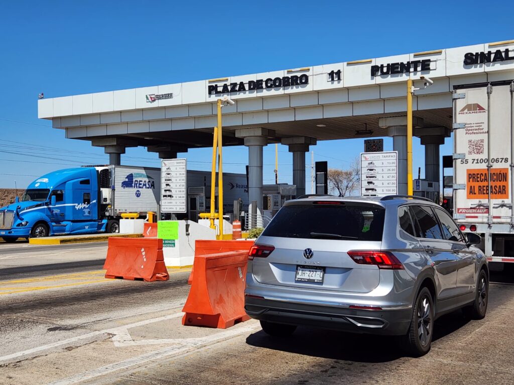 Campesinos mantendrán toma de casetas en Sinaloa hasta obtener respuestas; buscan llevar 10 camiones a Guadalajara