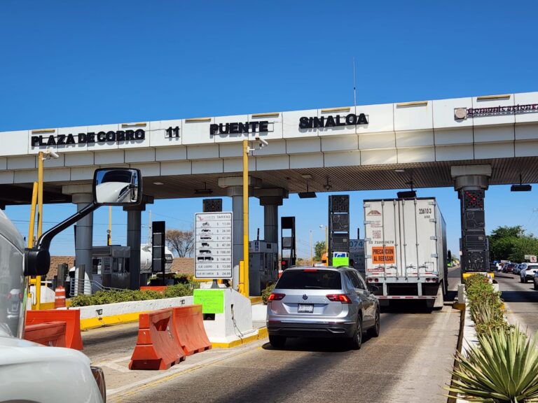 Campesinos mantendrán toma de casetas en Sinaloa hasta obtener respuestas; buscan llevar 10 camiones a Guadalajara