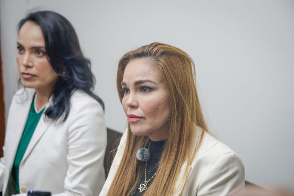 “No tengo problemas con nadie”: Paola Gárate; diputada pide de nuevo seguridad tras colocación de corona fúnebre en su casa