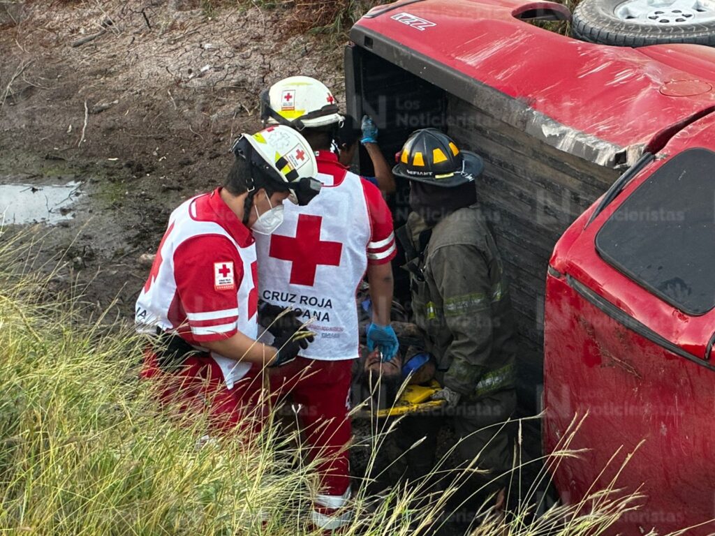 Una persona sin vida y dos más lesionadas el saldo de un accidente en Flores Magón, Ahome, Sinaloa