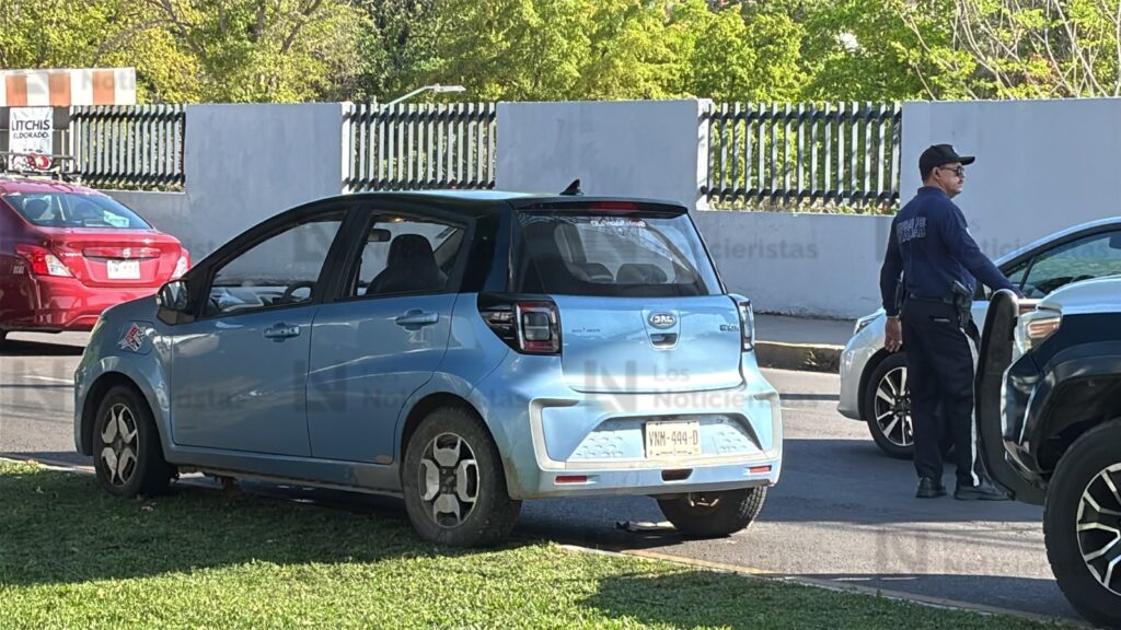 Privan de la libertad al conductor de un vehículo eléctrico frente al Tec de Culiacán