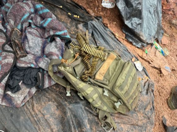 Hallan campamento con arsenal en la sierra de Mazatlán, Sinaloa; Marina asegura cargadores y más de 750 cartuchos